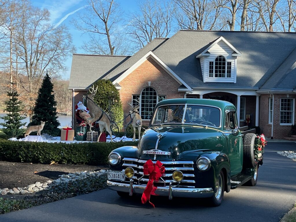 Truck and Santa at Bicky's house